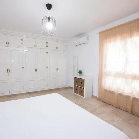 Jarales, Zona Parador, Daire Nerja
